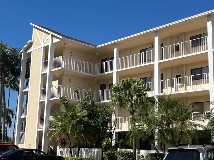 7351 Kinghurst Dr #302, Delray Beach, FL 33446 - Image #3