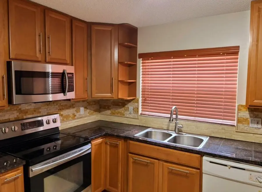 6027 NW 45th Terrace, Coconut Creek, FL 33073 - Image #3