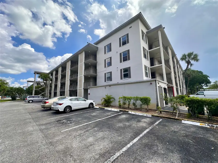 4899 NW 26th Ct #452, Lauderdale Lakes, FL 33313 - Image #3