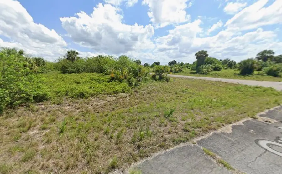 807 Opal Ct, Labelle, FL 33935 - Image #3