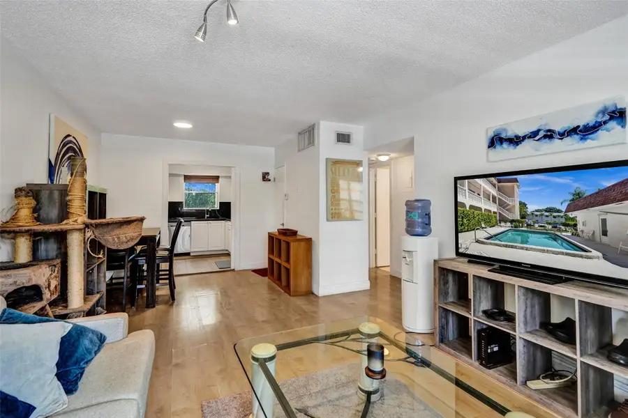 601 SE 5th Ct #309, Fort Lauderdale, FL 33301 - Image #3