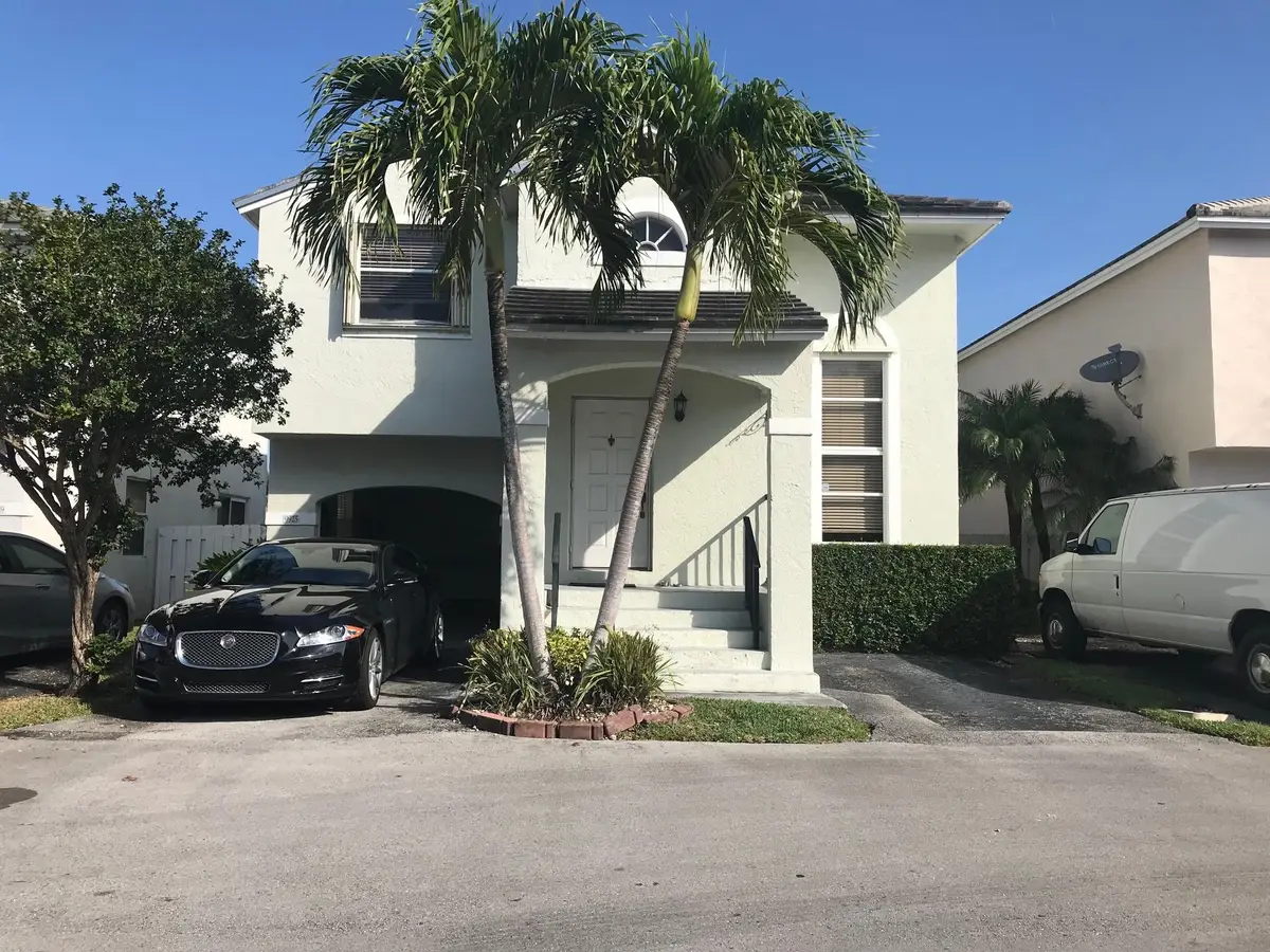 9925 NW 9th Ct, Plantation, FL 33324 - Image #1