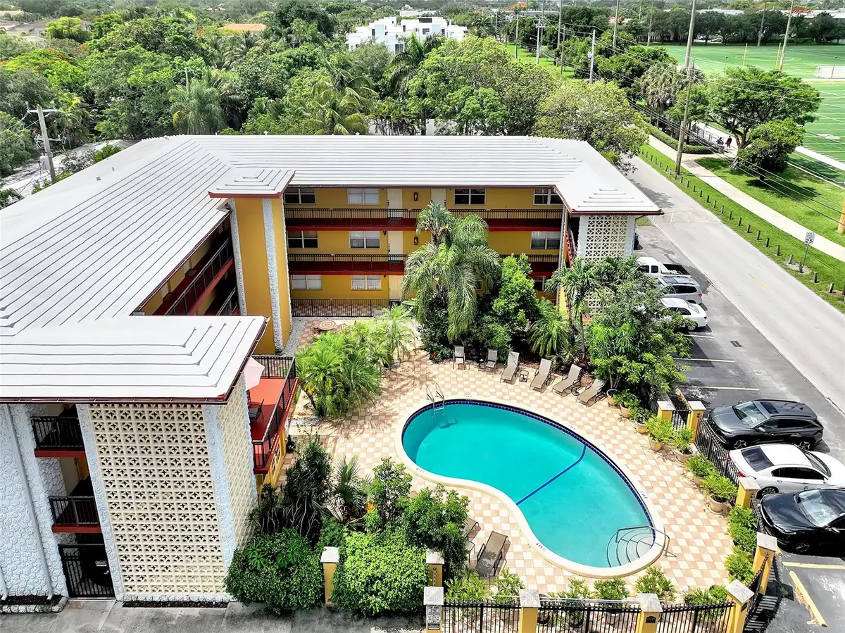 744 NE 14th Ave #4, Fort Lauderdale, FL 33304 - Image #1