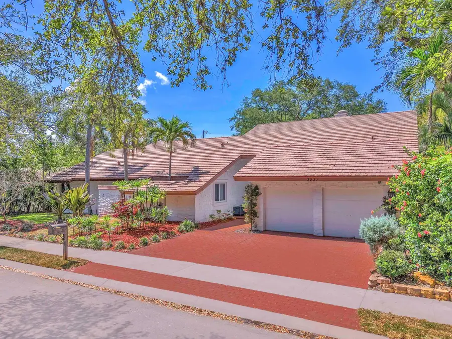 3231 N 38th St, Hollywood, FL 33021 - Image #2