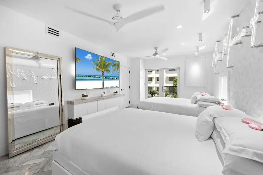 124 11th Street, Miami Beach, FL 33139 - Image #2