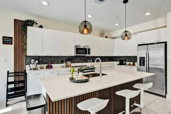 8001 NW 41st St #F-109, Doral, FL 33166