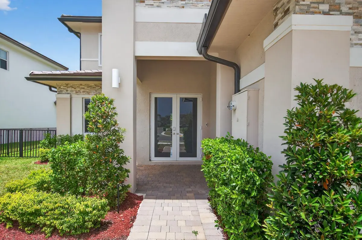 4421 SW 123rd Ln, Davie, FL 33330 - Image #1