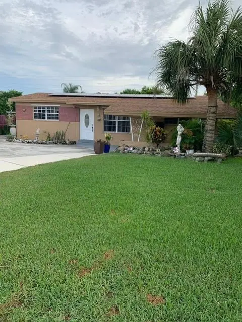 7450 Freedom St, Hollywood, FL 33024