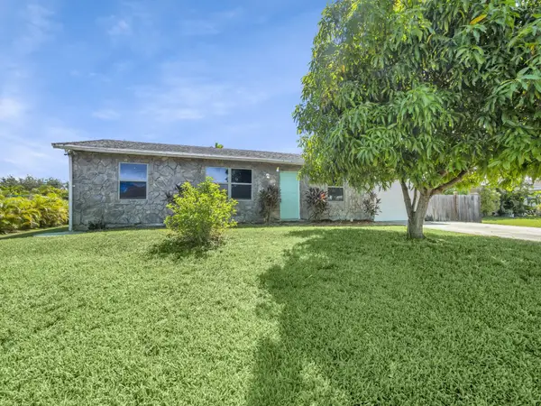 1757 SE Aires Ln, Port St Lucie, FL 34984