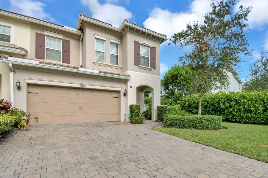 1105 Banyan Dr, Hollywood, FL 33021 - Image #2