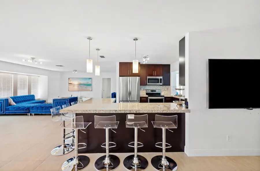 5921 SW 17th Ct, Plantation, FL 33317 - Image #2