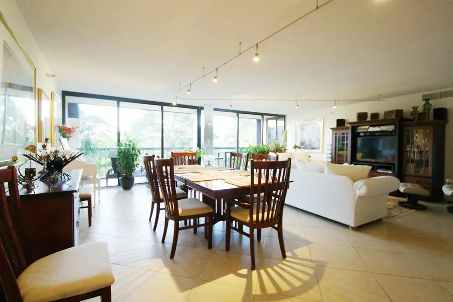 2480 Presidential Way #302, West Palm Beach, FL 33401 - Image #3