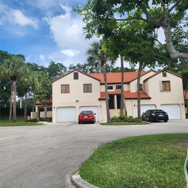 9 Via De Casas Sur #201, Boynton Beach, FL 33426