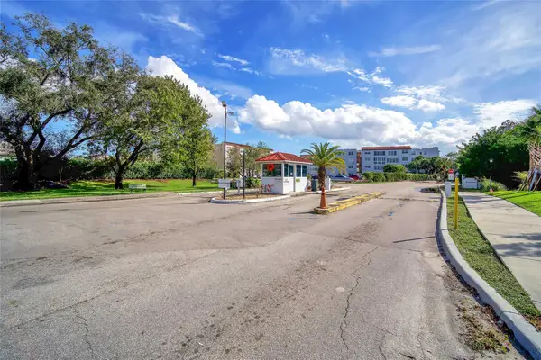 2850 Somerset Dr #316L, Lauderdale Lakes, FL 33311