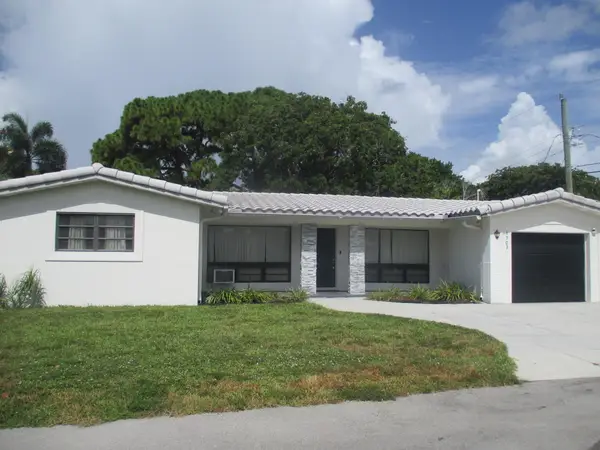 1703 NE 24th St, Wilton Manors, FL 33305
