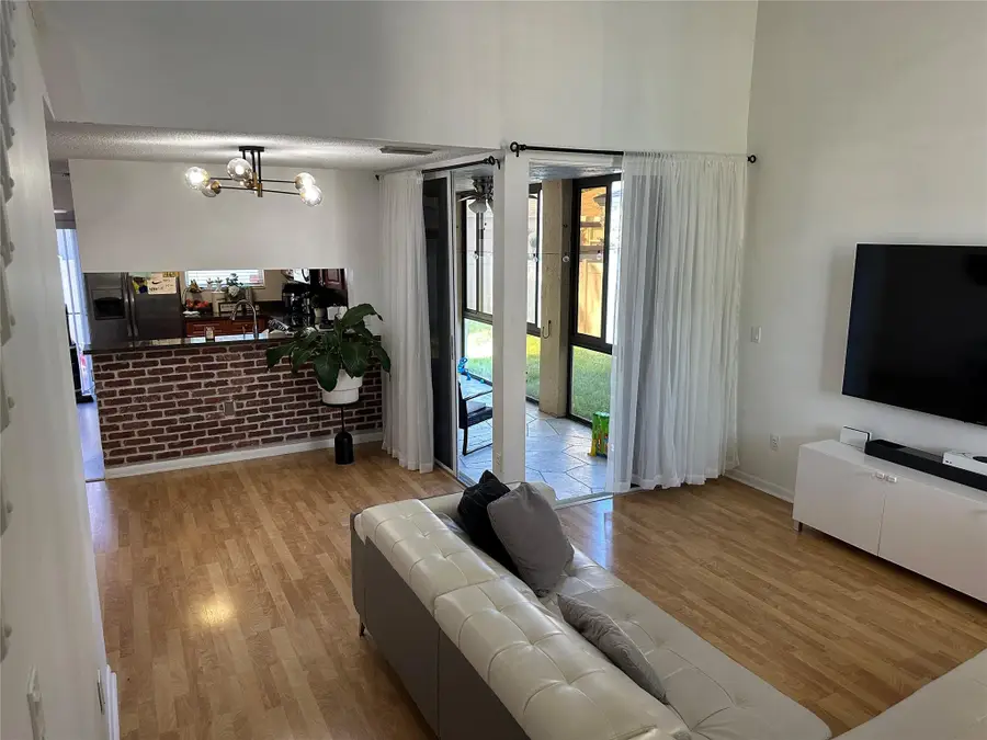 12018 NW 13th St, Pembroke Pines, FL 33026 - Image #2