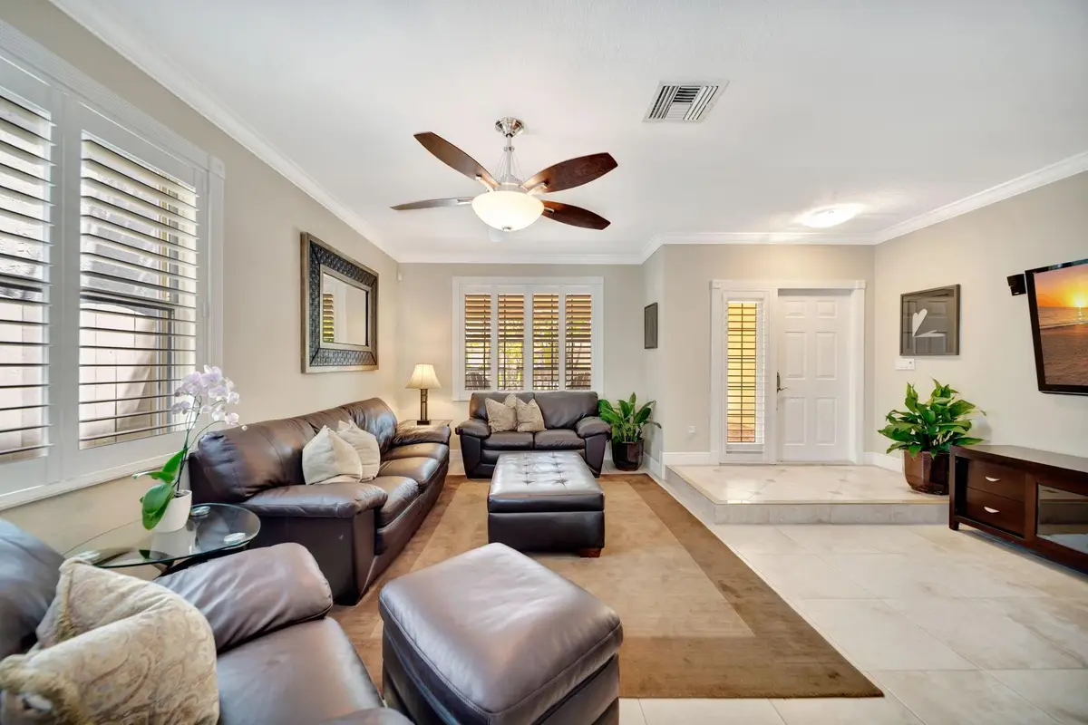 607 SW 5th Ave, Fort Lauderdale, FL 33315 - Image #1