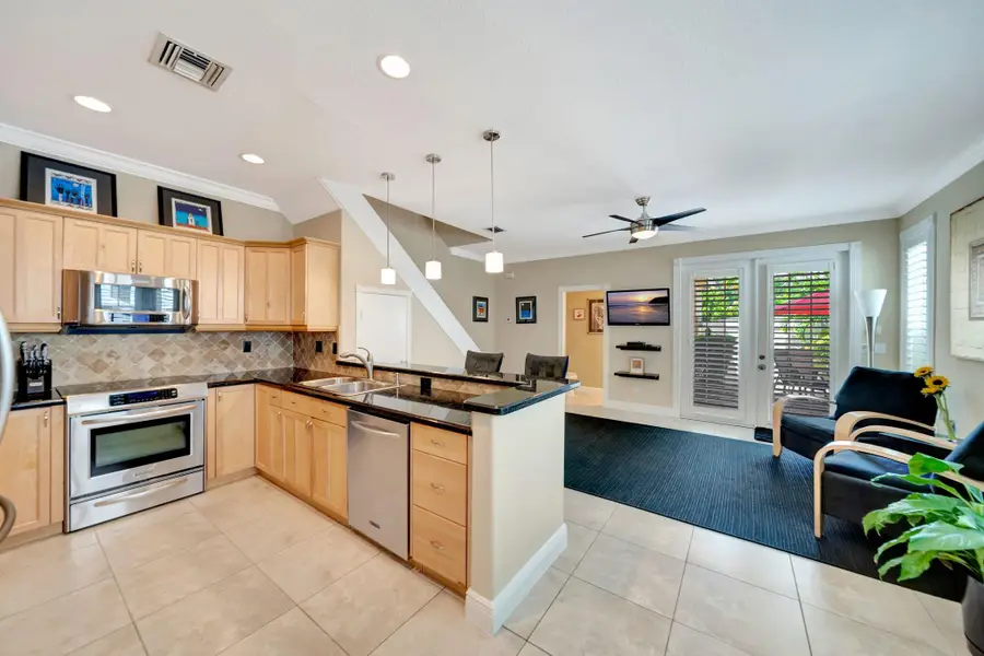 607 SW 5th Ave, Fort Lauderdale, FL 33315 - Image #2