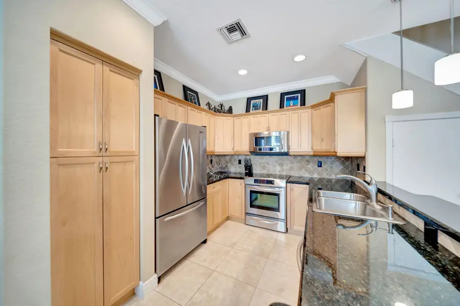 607 SW 5th Ave, Fort Lauderdale, FL 33315 - Image #3