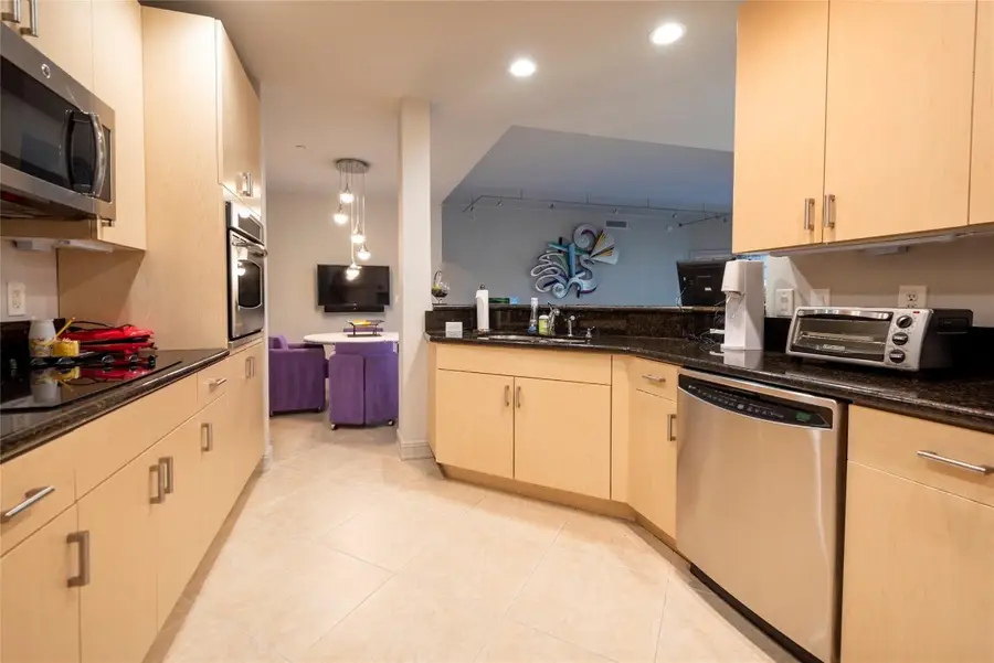 16102 Emerald Estates Drive #207, Weston, FL 33331 - Image #2