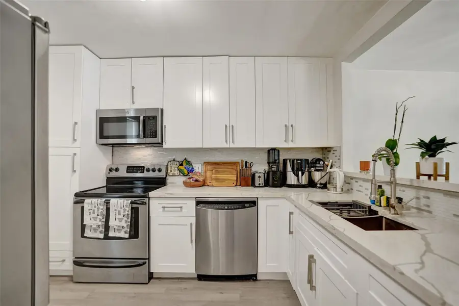 6260 S Falls Cir Dr #102, Lauderhill, FL 33319 - Image #2