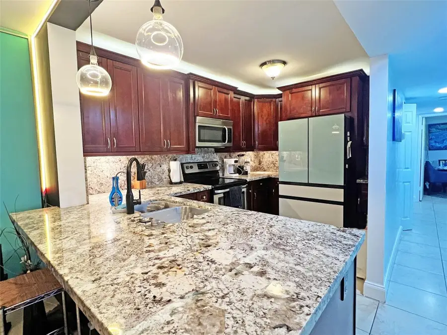 3007 N Oakland Forest Drive #107, Oakland Park, FL 33309 - Image #2