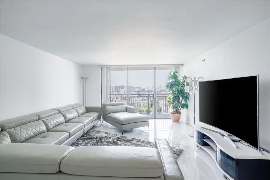 210 174 174 Street #1810, North Miami Beach, FL 33160 - #3