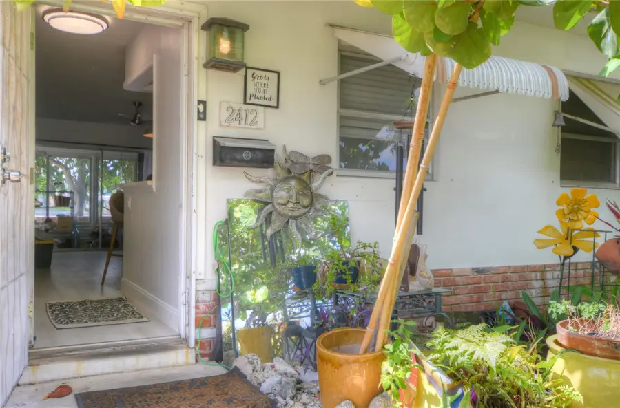 2412 NW 52nd St, Tamarac, FL 33309 - Image #2