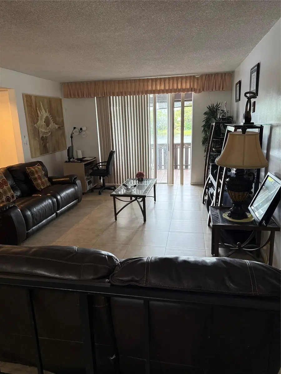 3710 Inverrary Dr #3T, Lauderhill, FL 33319 - Image #3