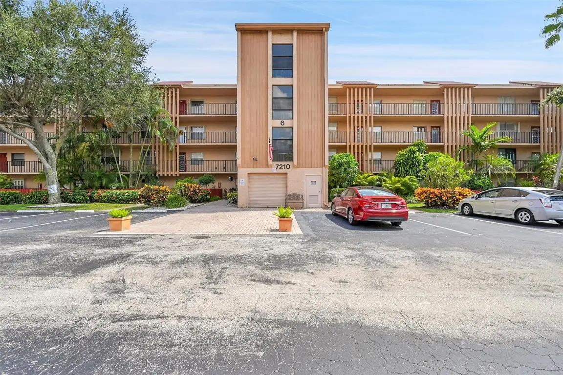 7210 Lake Circle Drive #401, Margate, FL 33063 - Image #1