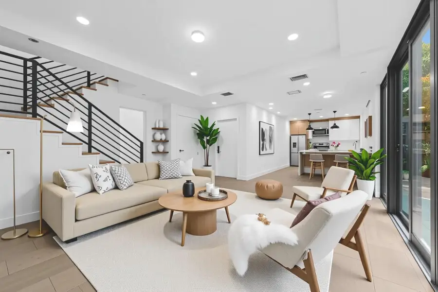 722 NE 15th Ave #2, Fort Lauderdale, FL 33304 - Image #2