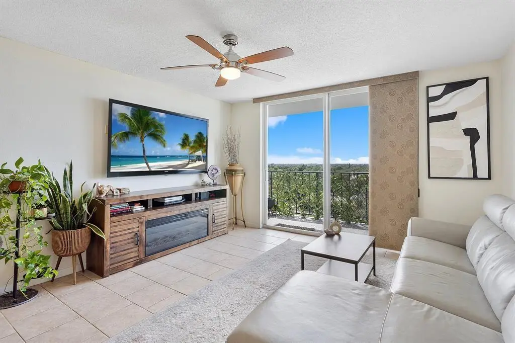 1800 N Andrews Avenue #9i, Fort Lauderdale, FL 33311 - Image #1