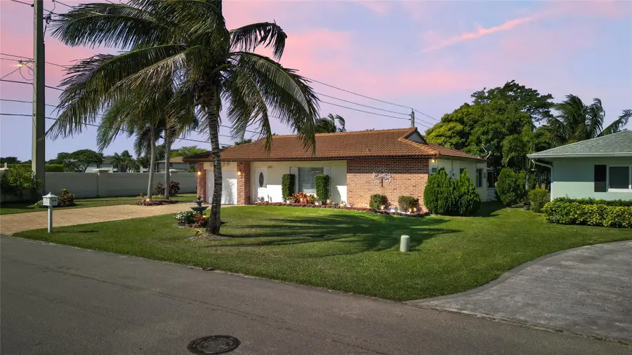 6901 NW 95th Ter, Tamarac, FL 33321 - Image #3