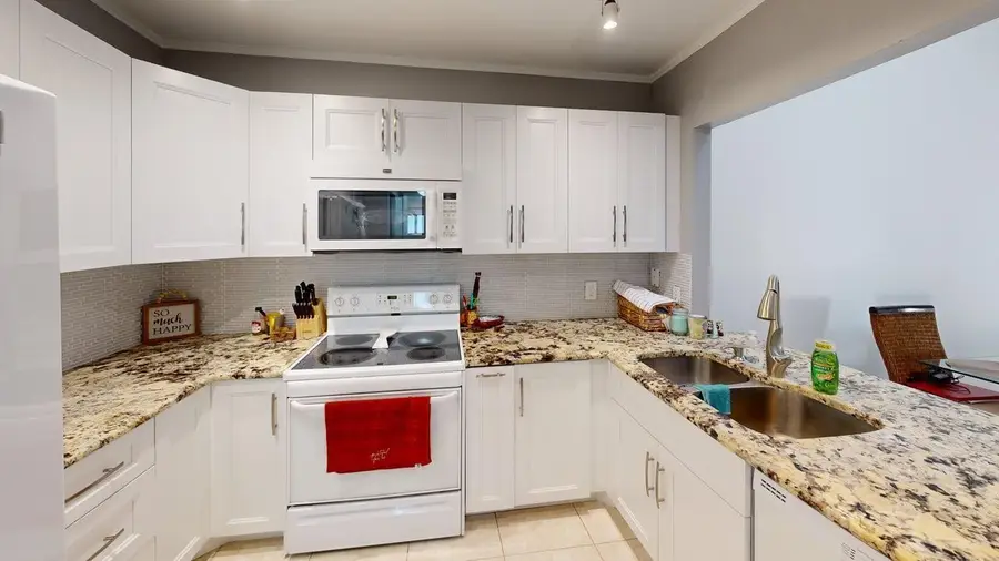 4252 Palm Bay Cir #D, West Palm Beach, FL 33406 - Image #3