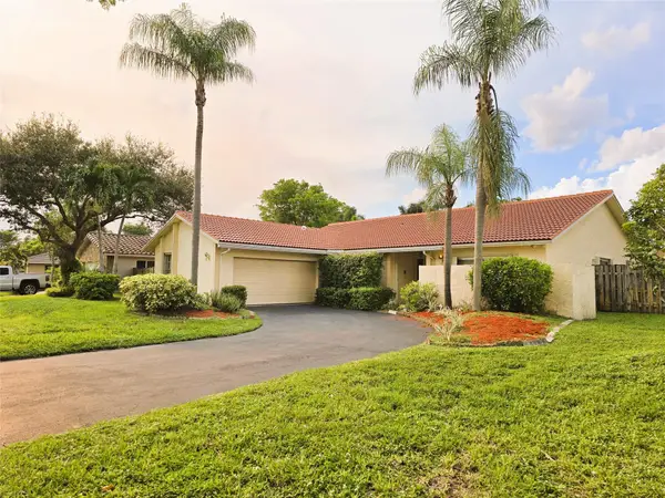 9091 NW 11th Ct, Plantation, FL 33322