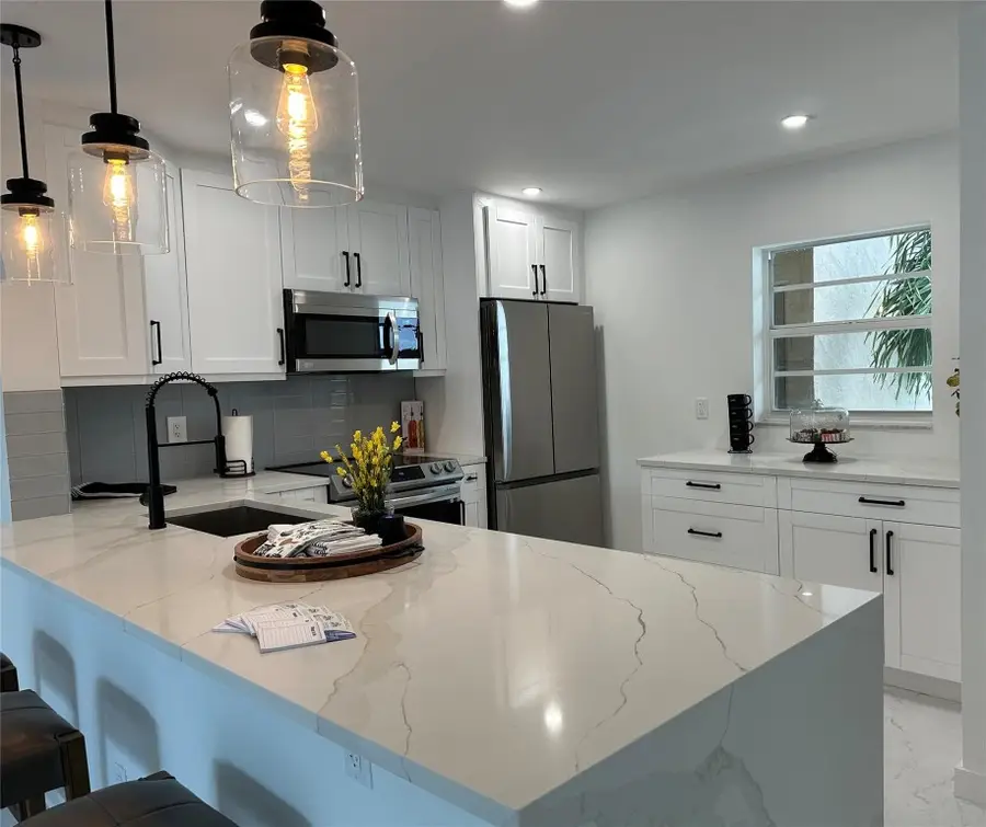 2300 NE 1st Lane #201, Boynton Beach, FL 33435 - Image #2