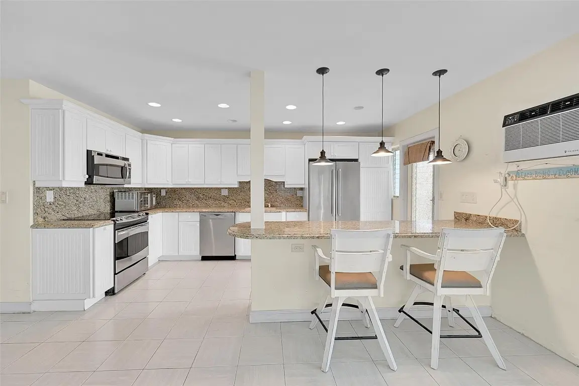 1110 N Riverside Drive #14, Pompano Beach, FL 33062 - Image #1