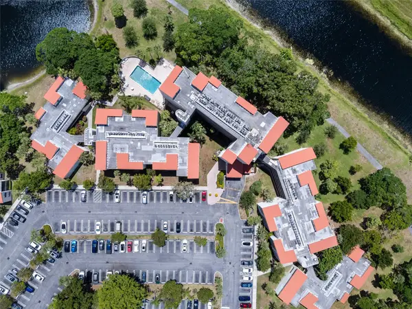 2314 S Cypress Bend Dr #713, Pompano Beach, FL 33069