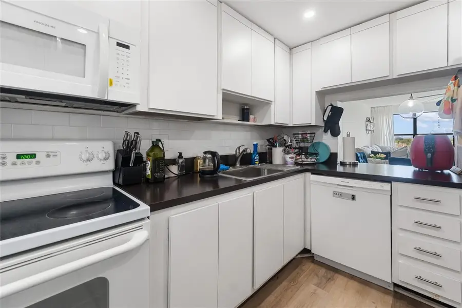 2314 S Cypress Bend Drive #713, Pompano Beach, FL 33069 - Image #3