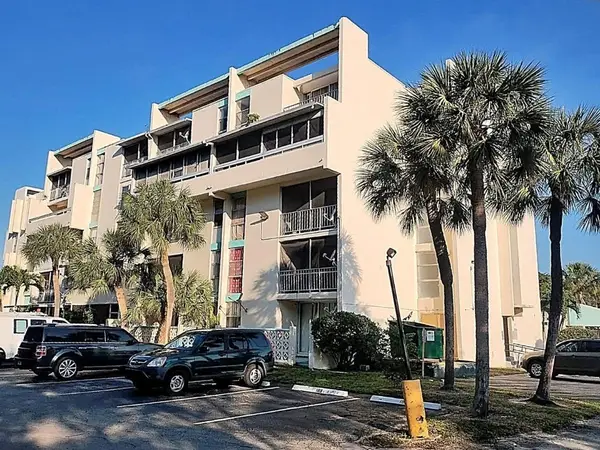 2017 NW 46th Avenue #409A, Lauderhill, FL 33313