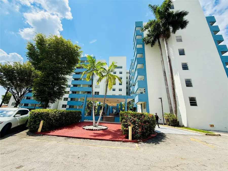 5050 NW 7th St #PH16, Miami, FL 33126 - Image #3