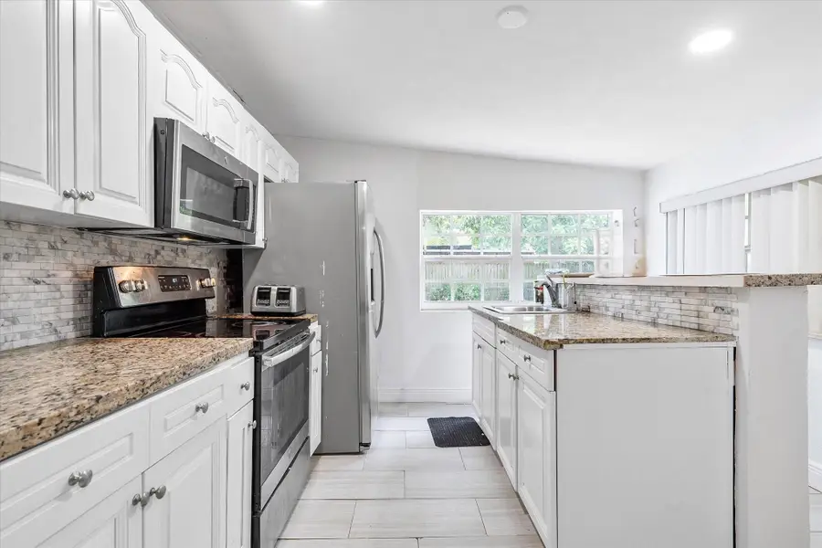 4520 SW 38th St, West Park, FL 33023 - Image #3