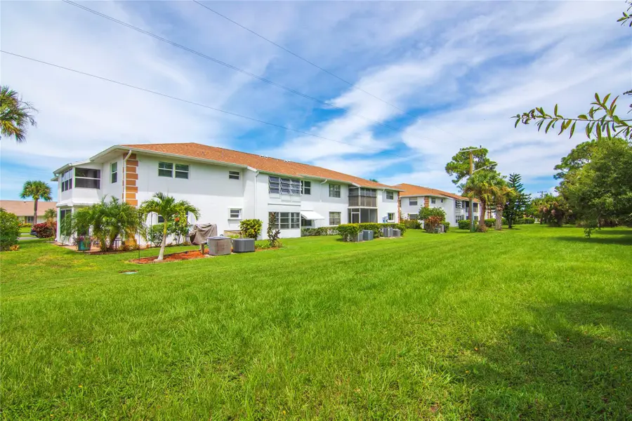 1217 S Lakes End Dr #A1, Fort Pierce, FL 34982 - Image #2