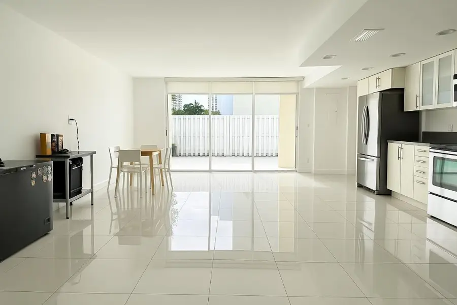 916 NE 27th Avenue #916, Hallandale Beach, FL 33009 - Image #3