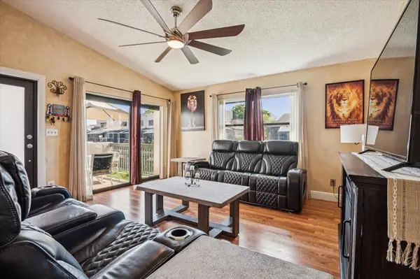 1237 NW 123rd Ter, Pembroke Pines, FL 33026