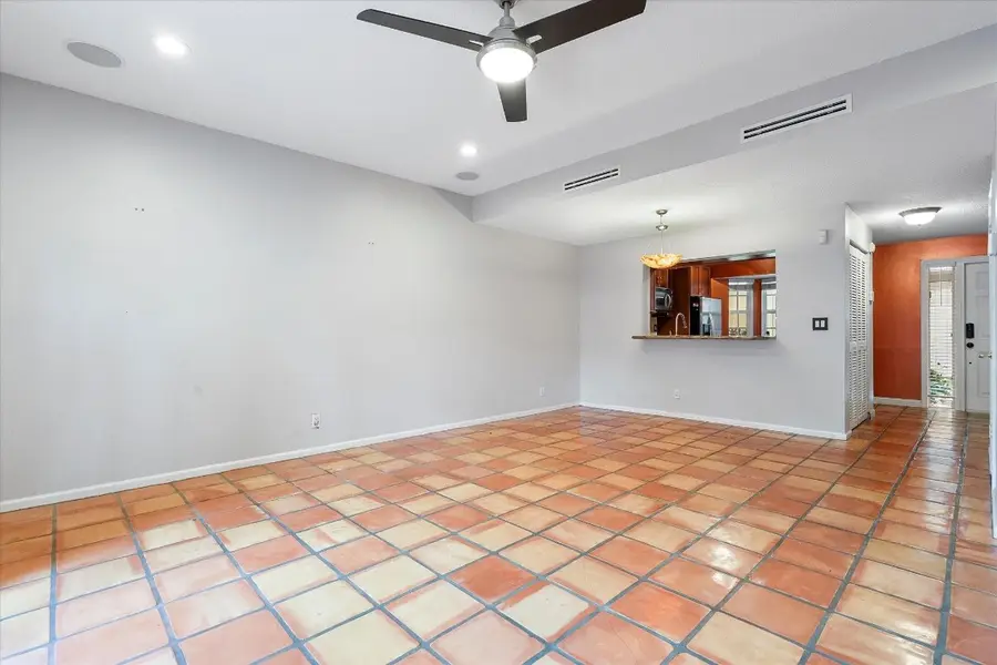 610 SE 14th Court #6, Fort Lauderdale, FL 33316 - Image #2