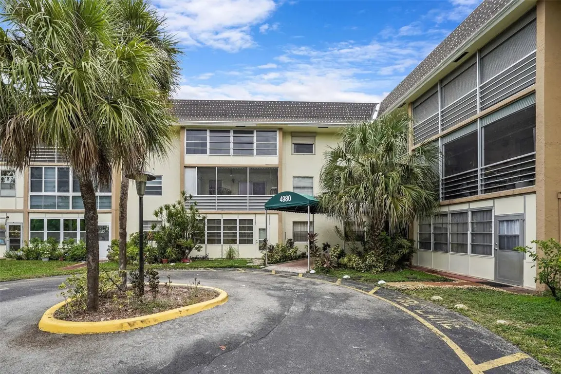 4980 E Sabal Palm Boulevard #330, Tamarac, FL 33319 - Image #1