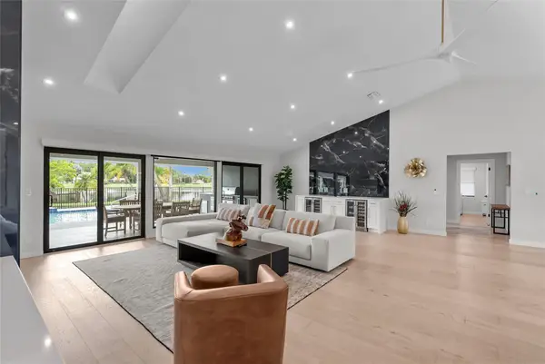 8611 Gullane Ct, Palm Beach Gardens, FL 33412