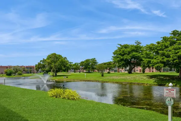 9181 Sunrise Lakes Blvd #306, Sunrise, FL 33322