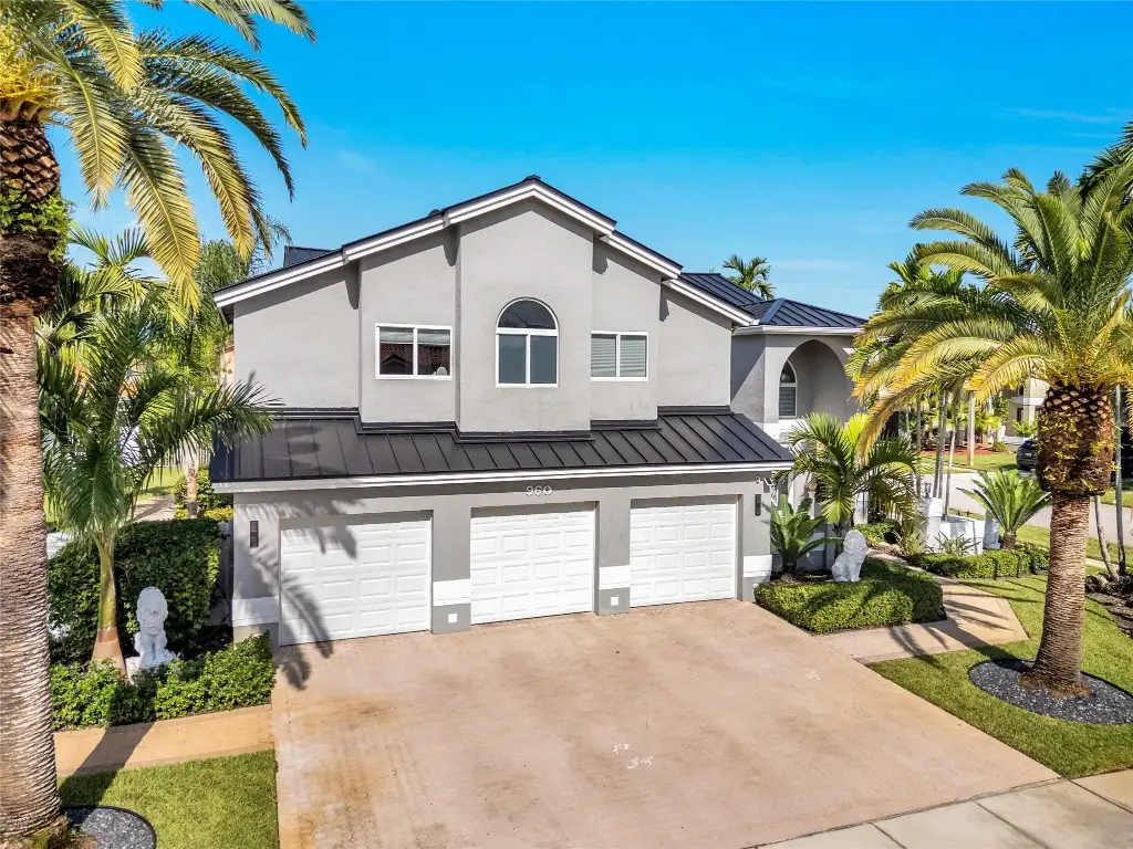 960 NW 201st Terrace, Pembroke Pines, FL 33029 - #1